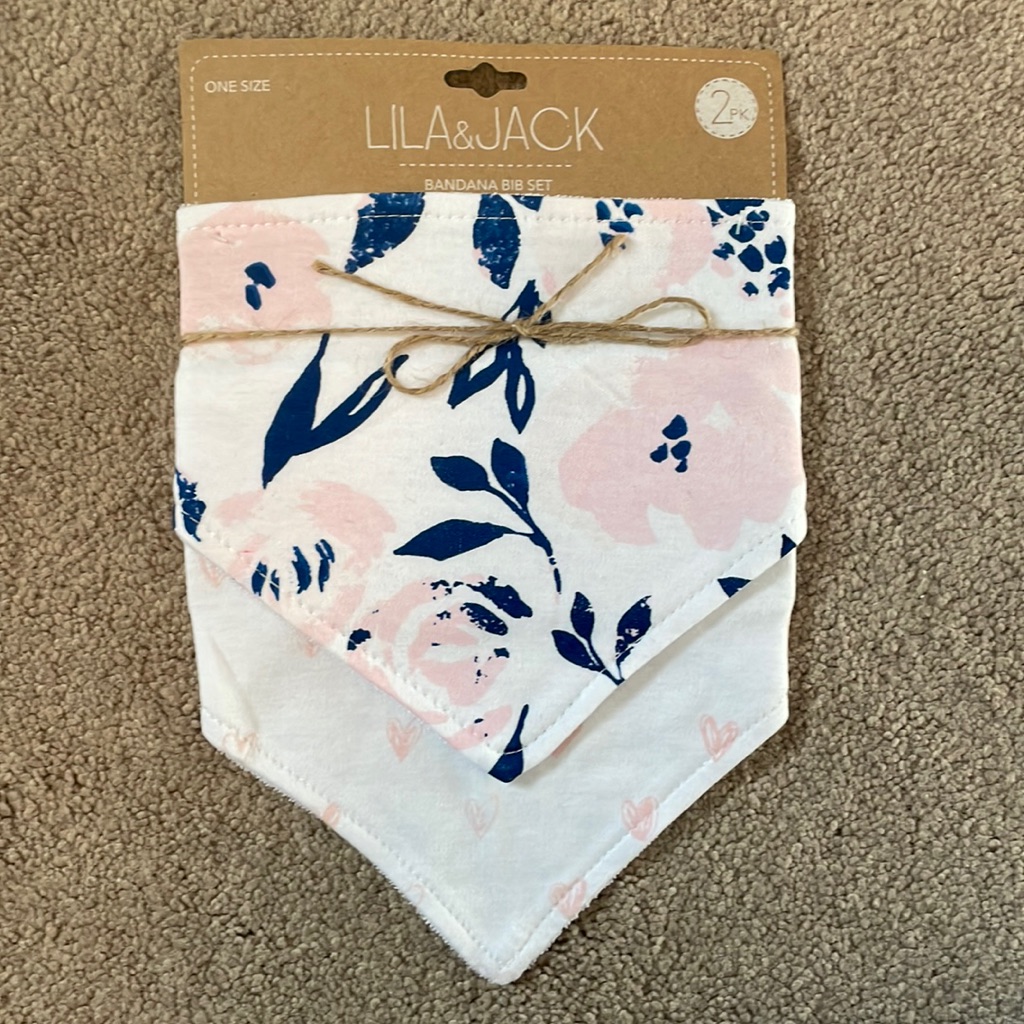Bib Set.